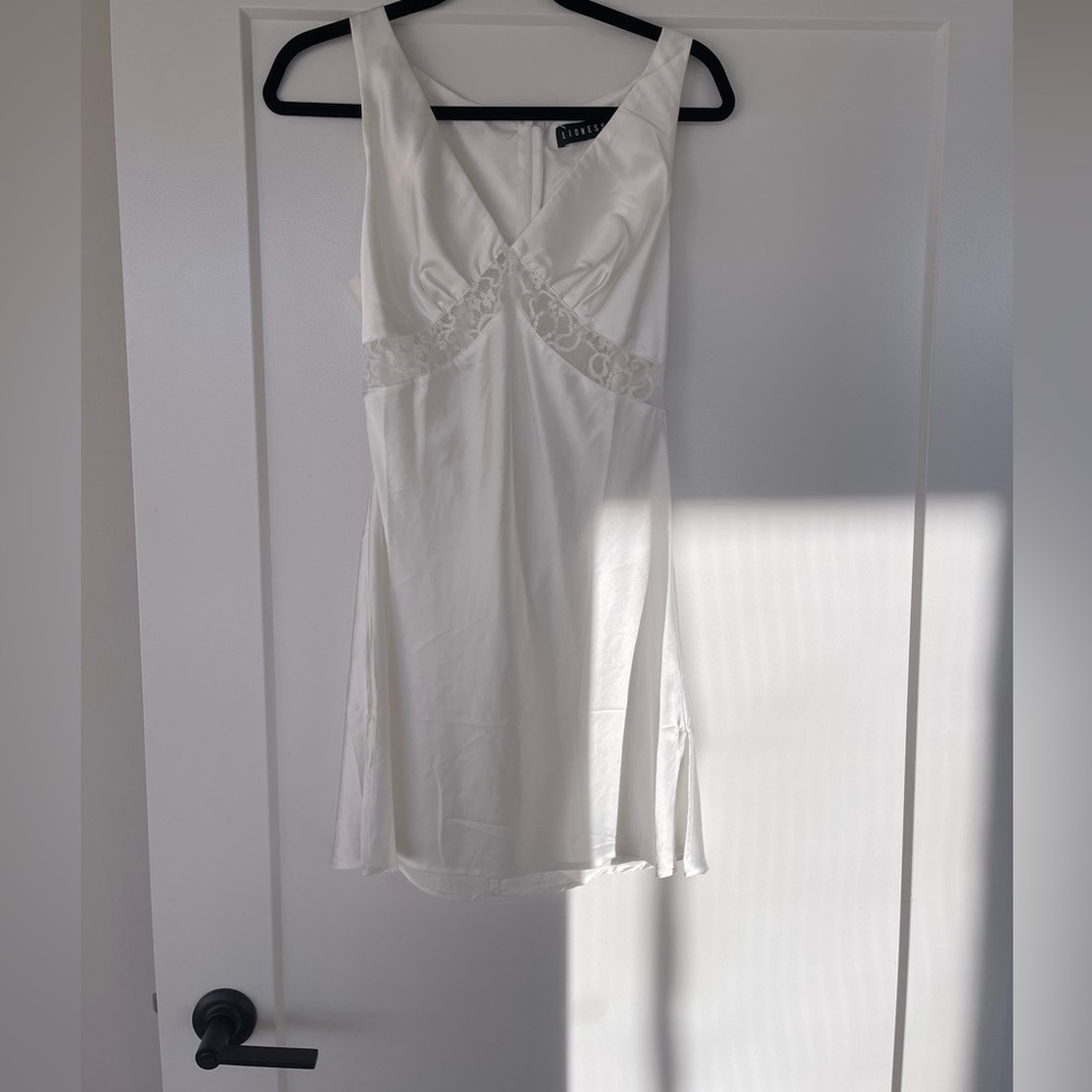 LIONESS DAKOTA DRESS WHITE